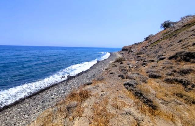 (For Sale) Land Agricultural Land  || Cyclades/Santorini-Oia - 4.500 Sq.m, 500.000€ 
