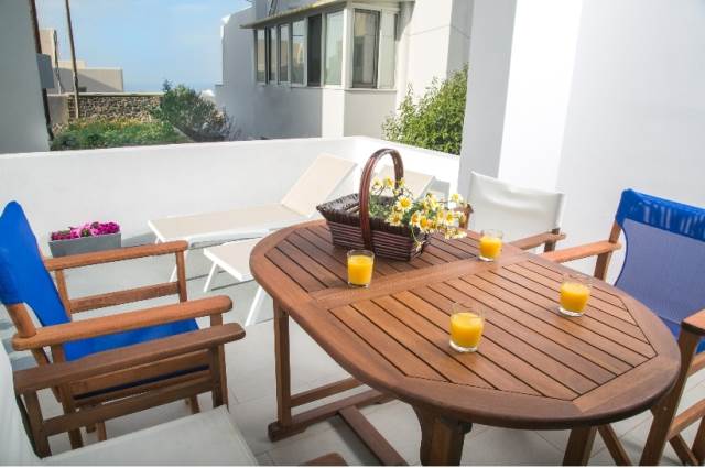 (For Sale) Residential Maisonette || Cyclades/Santorini-Oia - 70 Sq.m, 2 Bedrooms, 330.000€ 